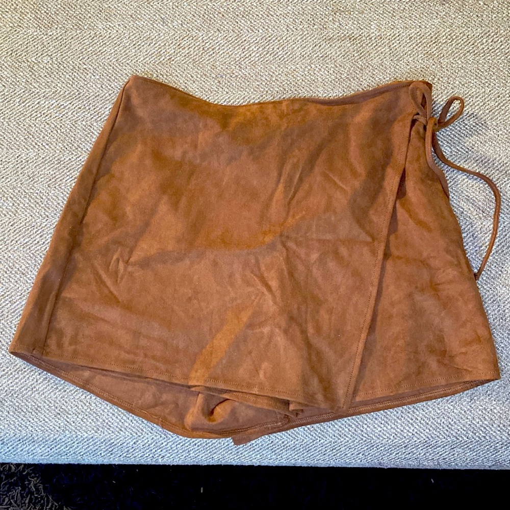Abercrombie & Fitch Vegan Suede Skort Women’s size medium